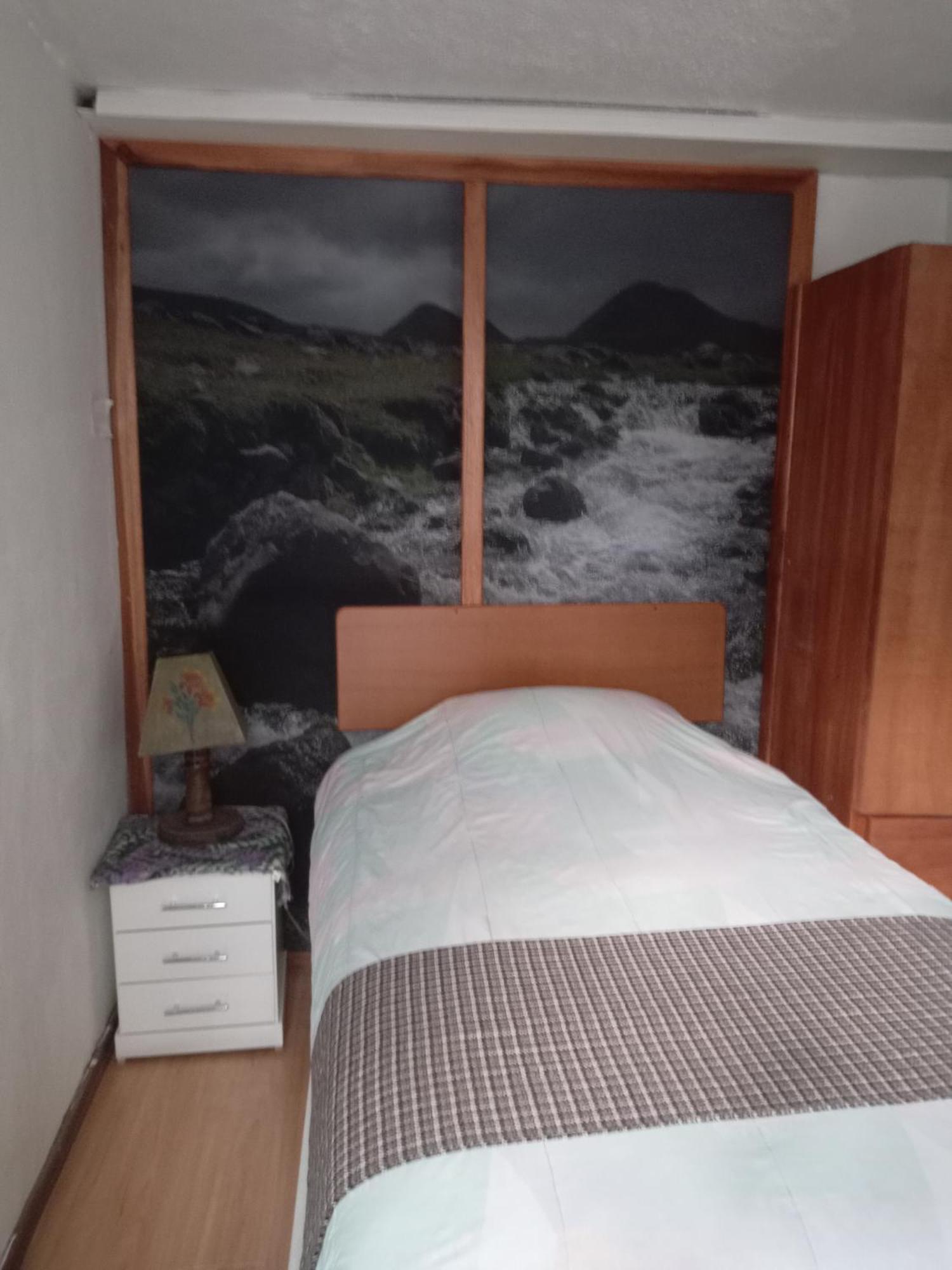 Hostal Posada Del Maple Quito Exterior photo