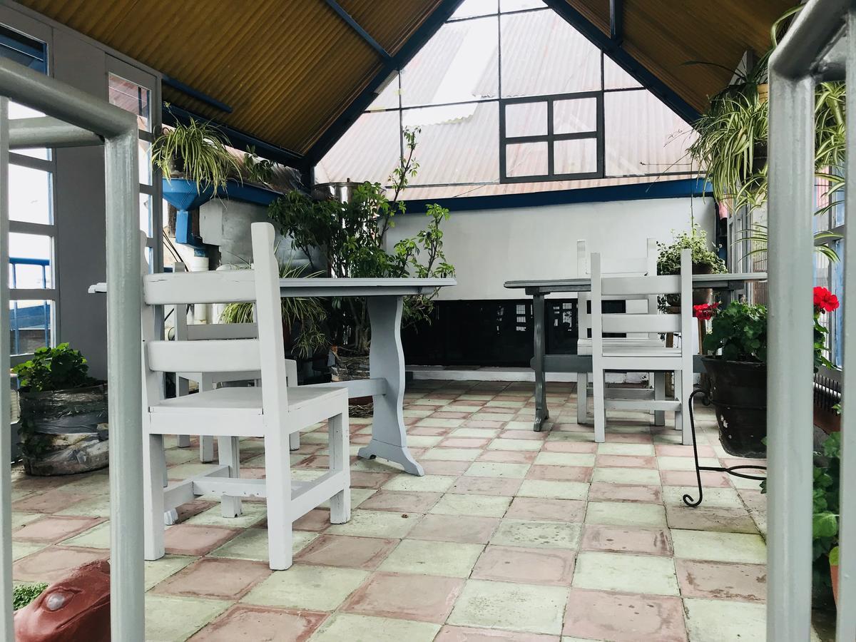 Hostal Posada Del Maple Quito Exterior photo