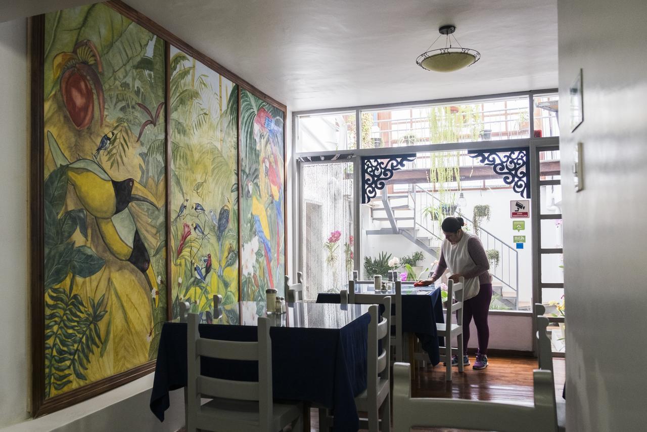 Hostal Posada Del Maple Quito Exterior photo