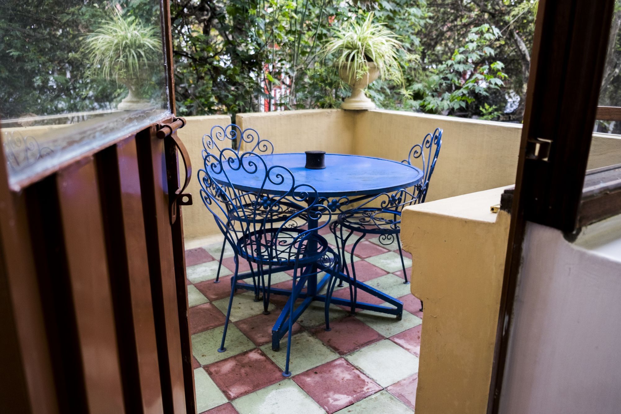 Hostal Posada Del Maple Quito Exterior photo