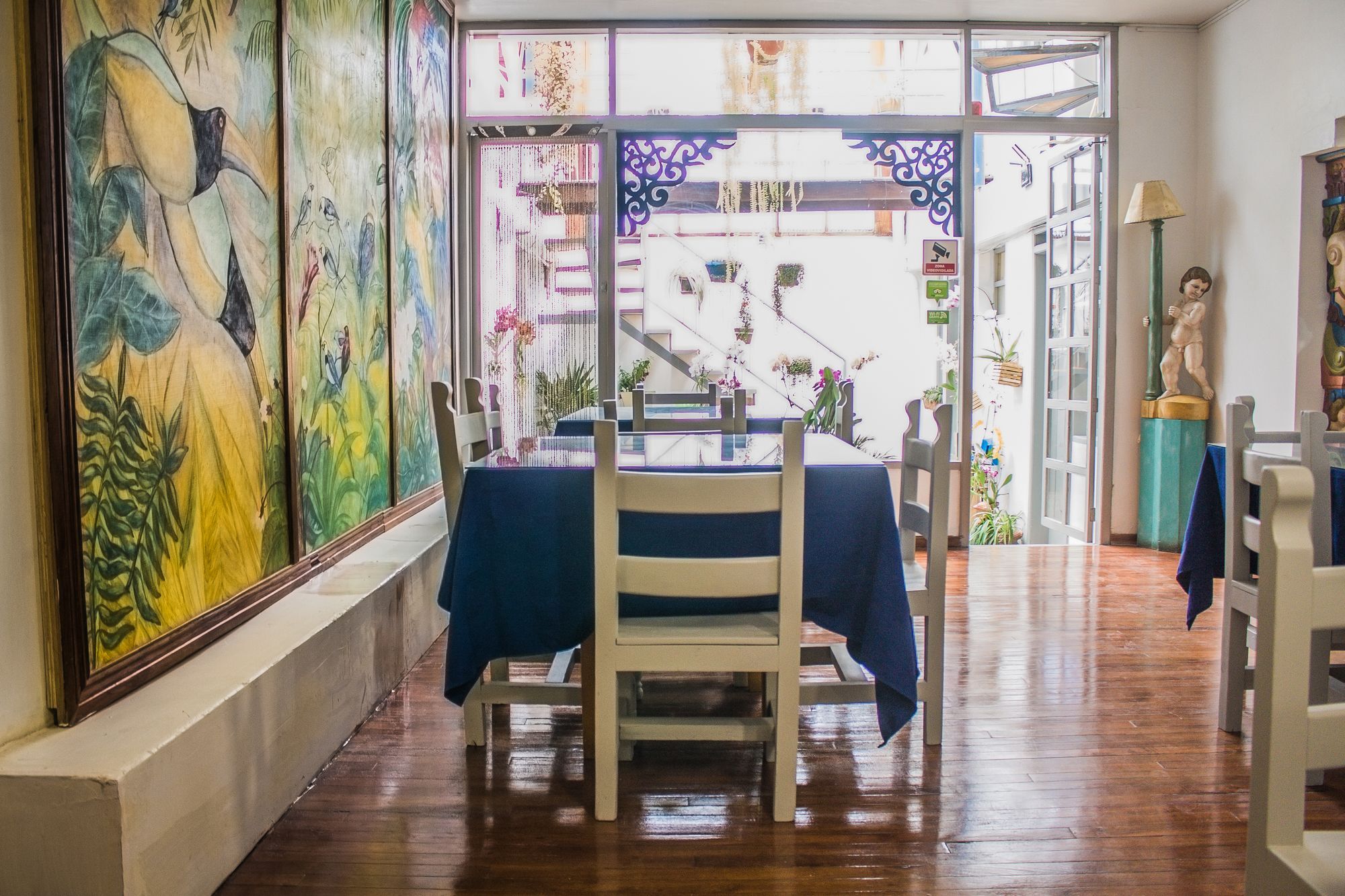 Hostal Posada Del Maple Quito Exterior photo